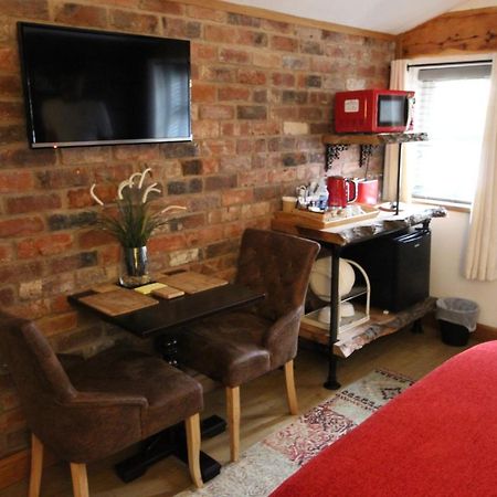 Boutique Garden Lodge @ The Larches Wolverhampton Zewnętrze zdjęcie